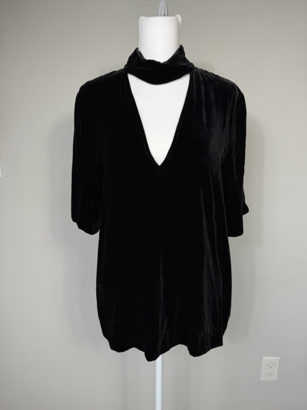 Theory Split Collar Chocker Velvet Top Witchy Dark Romantic Vamp Whimsigoth S